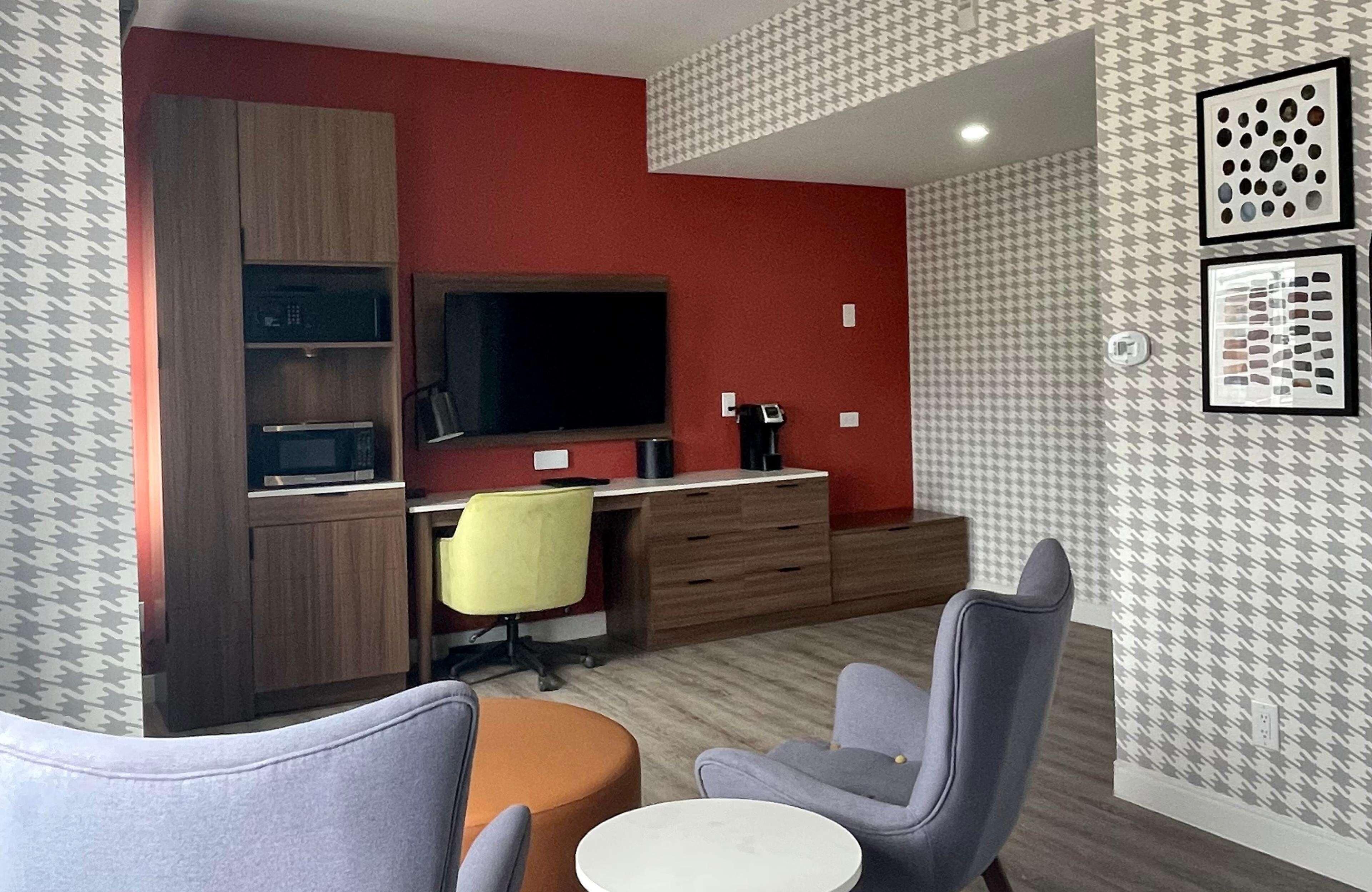 In-room safe, individually decorated, individually furnished, desk