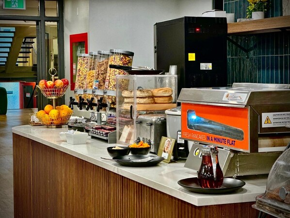 Free daily continental breakfast 