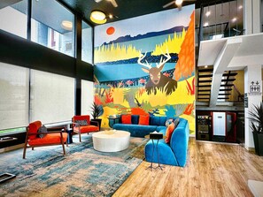 Lobby - Quality Inn & Suites Thunder Bay Downtown (Thunder Bay)