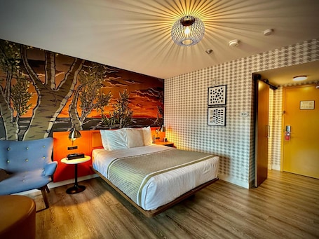 Caja de seguridad en la habitación y decoración personalizada