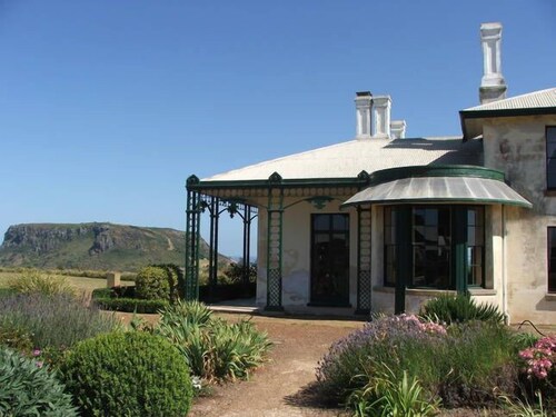 Ellie's Studio Apartment, Stanley