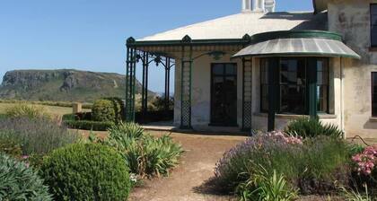 Ellie's Studio Apartment, Stanley