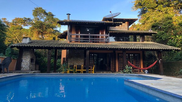 Ulkouima-allas, lämmitetty uima-allas