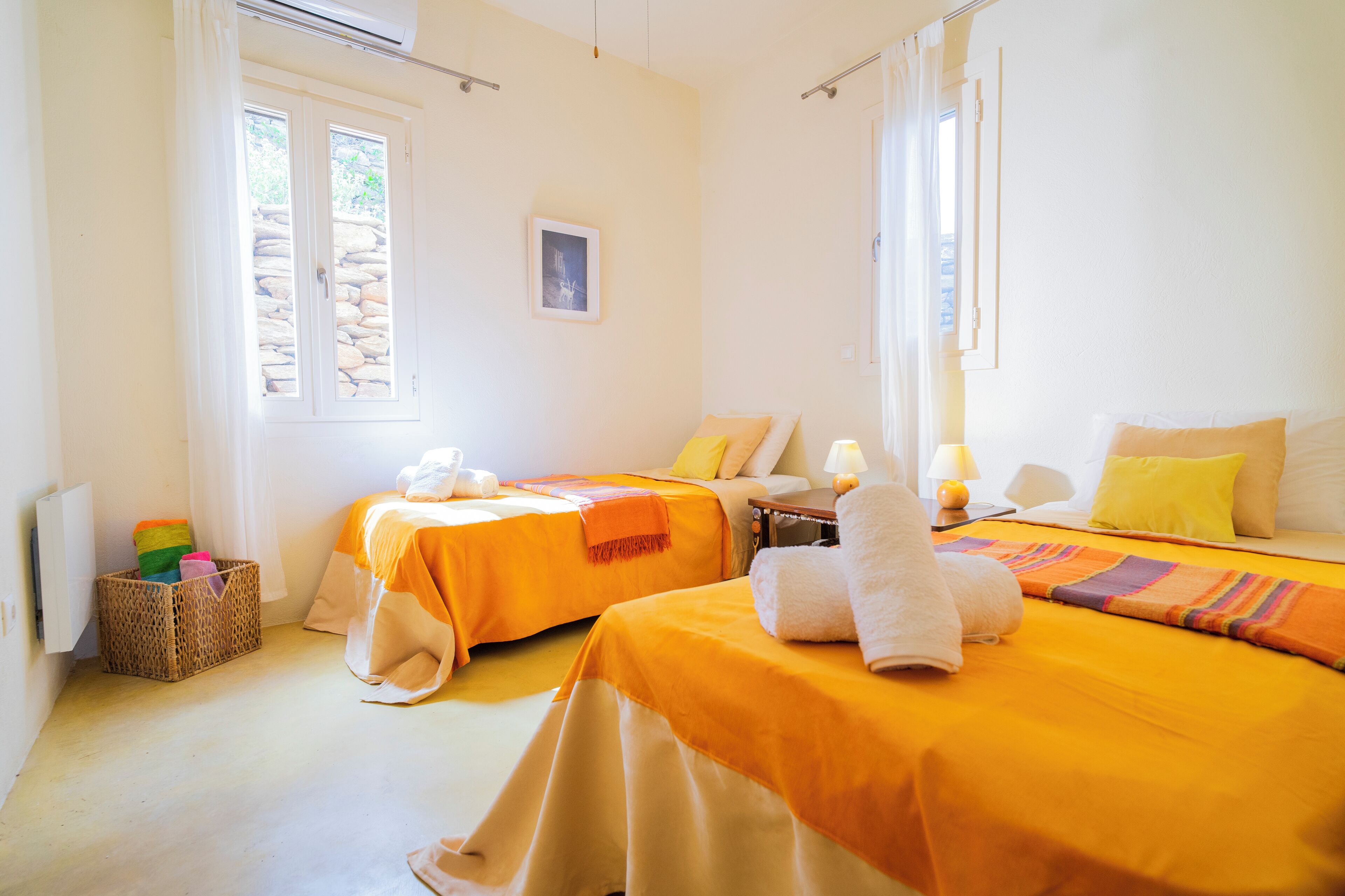 8 bedrooms, iron/ironing board, WiFi, bed sheets