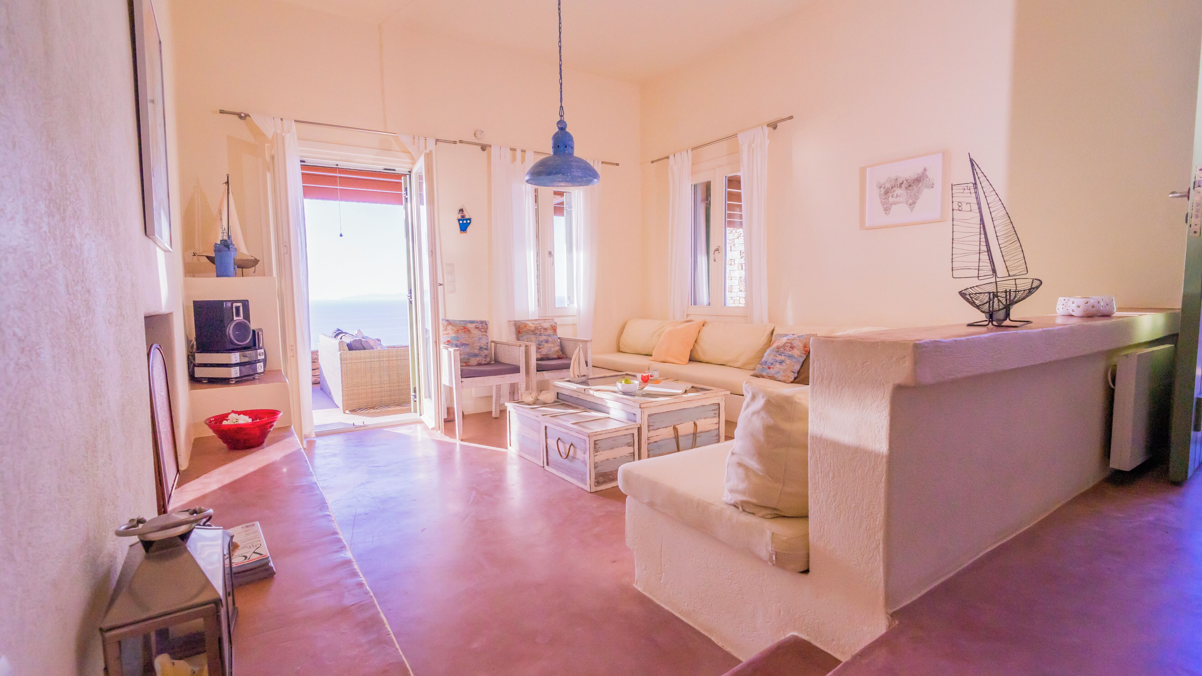 Fireplace, table tennis, books, stereo