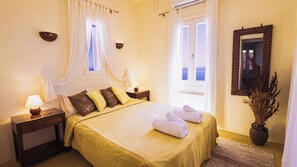 8 slaapkamers, een strijkplank/strijkijzer, wifi, beddengoed