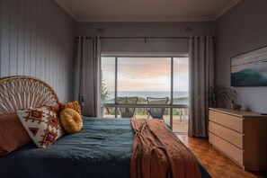3 bedrooms, iron/ironing board, WiFi