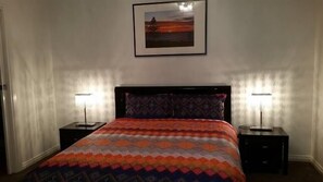 4 bedrooms, iron/ironing board