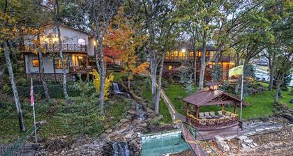 Waterfront Lodging on unelma Catcher Point