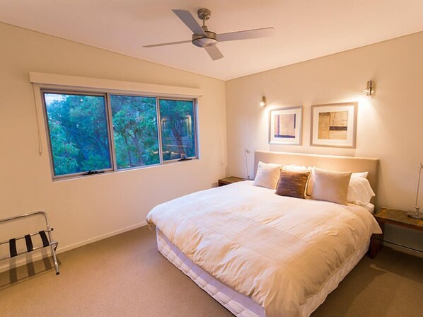 5 habitaciones, tabla de planchar con plancha y wifi gratis 