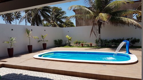 Luxuriöses Strandhaus mit großem Erholungsgebiet 100 Meter vom Strand entfernt.