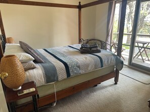 2 bedrooms, iron/ironing board, travel cot, free WiFi