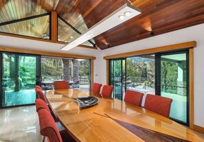 Dining - Private Bush Retreat (Kulnura)