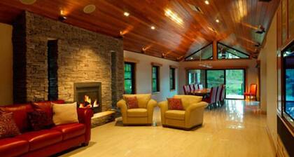 Gymea House Eco-Retreat @ Noonaweena