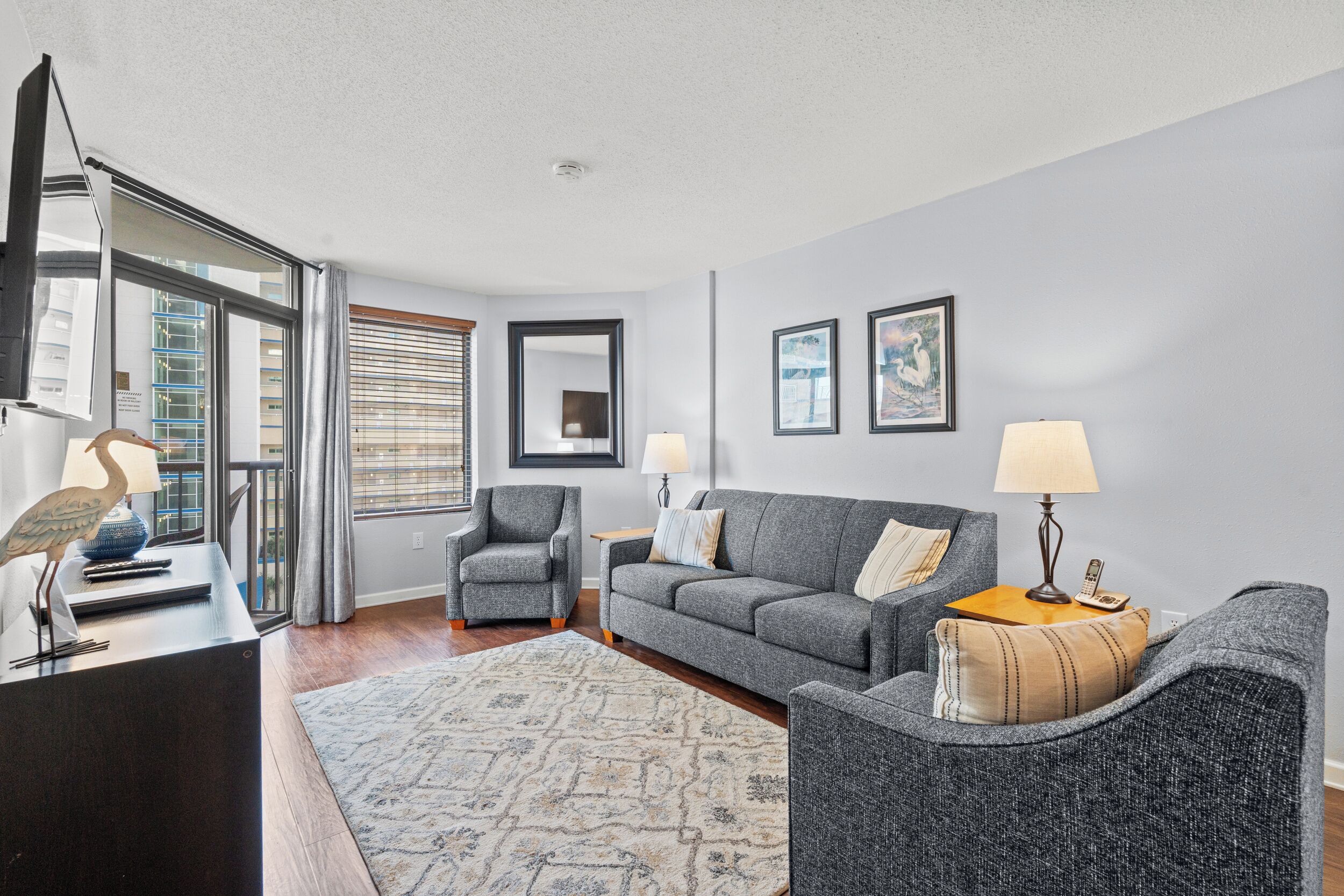 Televisión y reproductor de DVD 