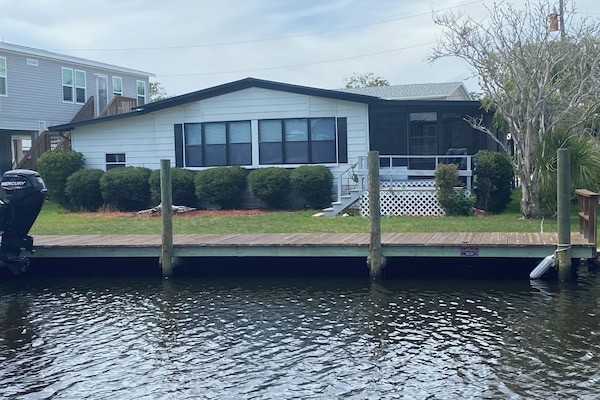 30 ft dock deep water canal