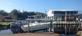 Located  on the Homosassa River. Min. from the Gulf. Dock space for large boats.