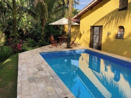 Cómoda casa con piscina en la playa de Guaratuba, costa norte de Sao Paulo