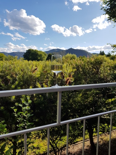 bella rouge cottage Bright  