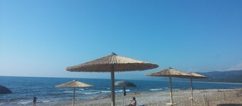 Calma di lusso sulla spiaggia Suite in Kalo Nero Beach con spettacolare vista mare