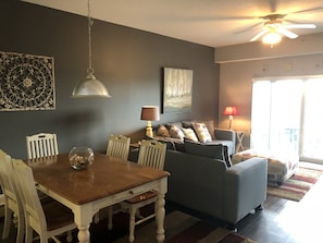 Smart TV, books - Gorgeous Sunsets!  Sleeps 6.  3 bedroom, 2 bath beach condo. (New Smyrna Beach)