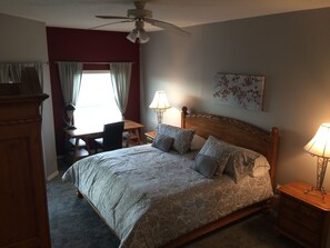 3 slaapkamers, een strijkplank/strijkijzer, gratis wifi, beddengoed