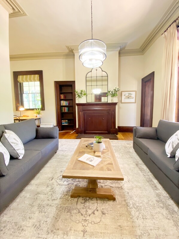 TV, DVD player, books, stereo