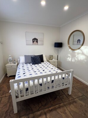 3 bedrooms, iron/ironing board, free WiFi