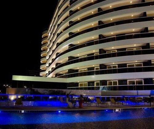 SALVADOR SUITES RESIDENCE, EXCELLENT, BEACH OF ALAH GARDEN,