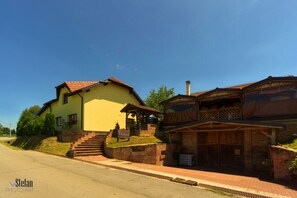 Front of property - Sobe Vinia (Bjelovar)