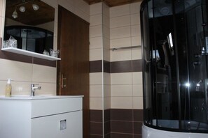 Room (Anemoon ut de Mar) | Bathroom | Free toiletries, towels - Sobe Vinia (Bjelovar)