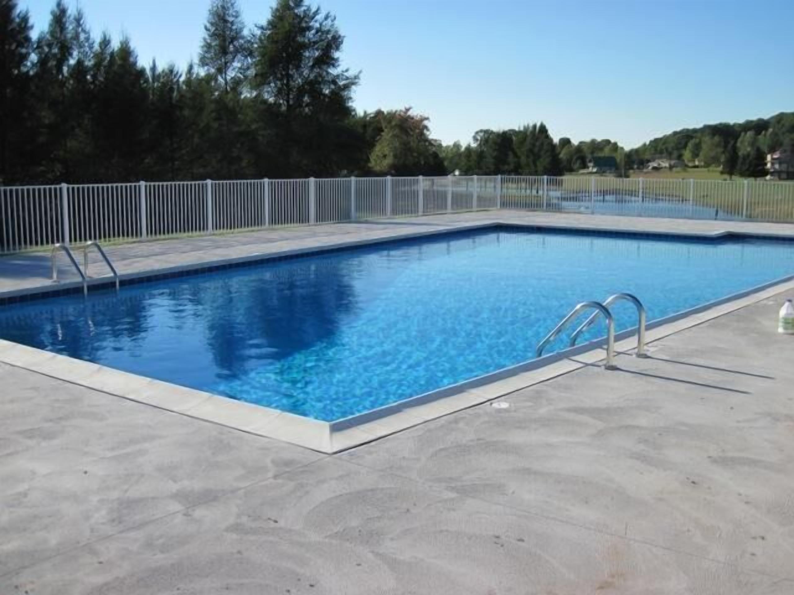 Ulkouima-allas, lämmitetty uima-allas