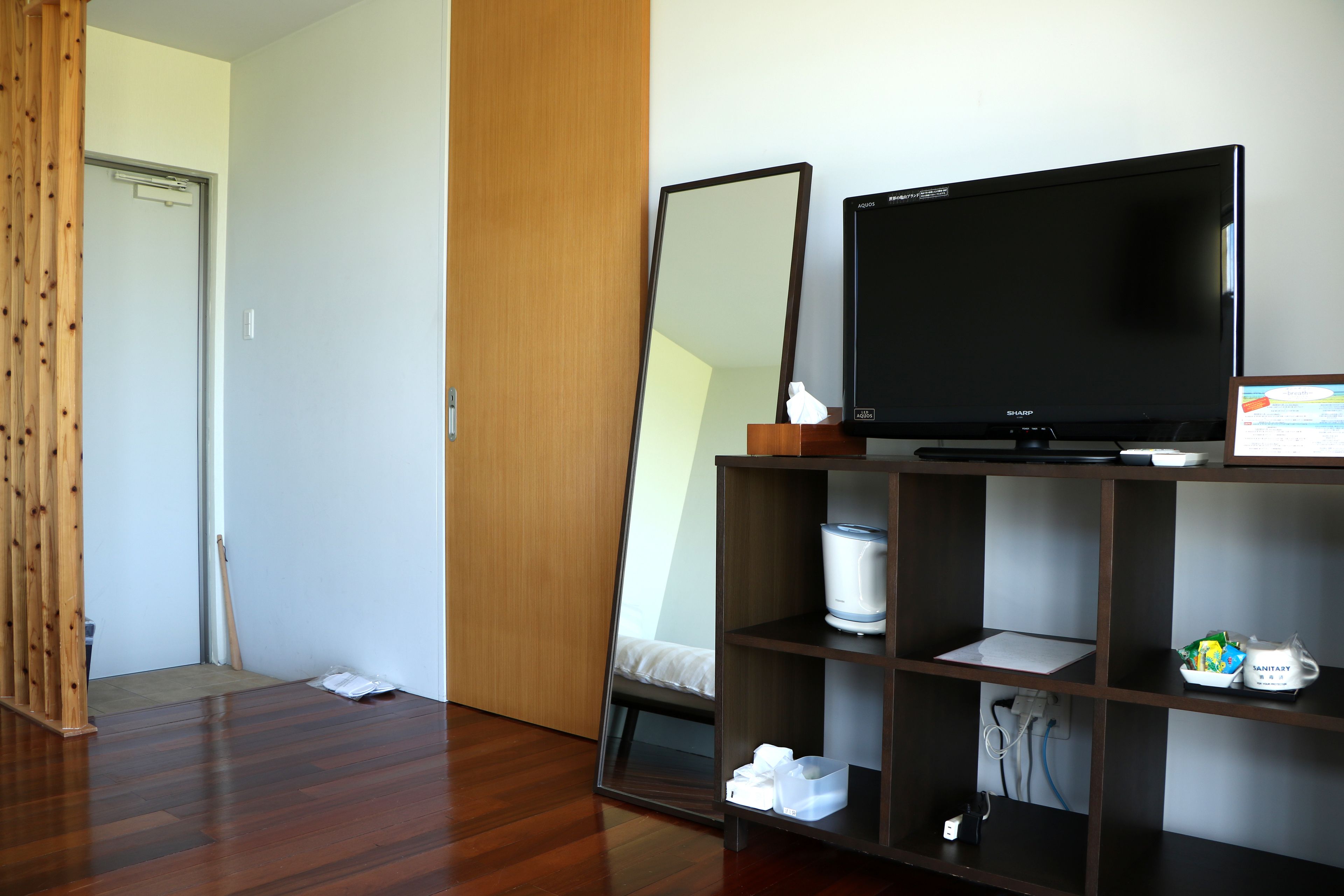 Blackout drapes, free WiFi