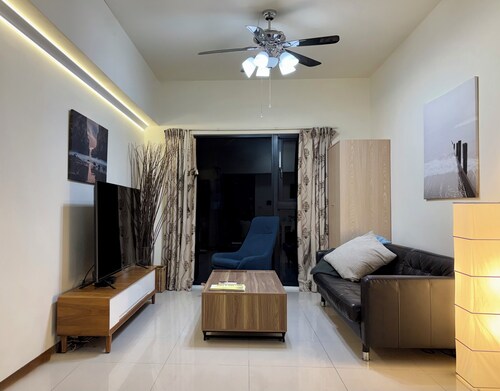 Emplacement central 3 / 2bath 1400 pieds carrés en face de la gare principale de Taipei 