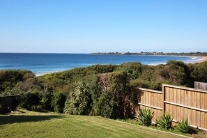 Property grounds - Culburra Beachhouse- Absolute Beachfront with Beach Access (Culburra)