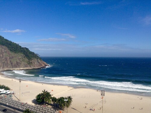 Building with direct beach access (available for families only)