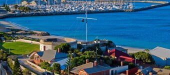 Waterfront spectacular