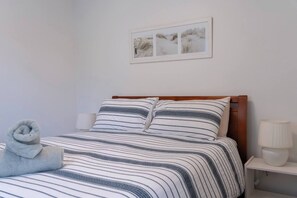 3 bedrooms, WiFi, bed sheets