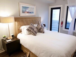 1 Schlafzimmer, laptopgeeigneter Arbeitsplatz, Bügeleisen/Bügelbrett