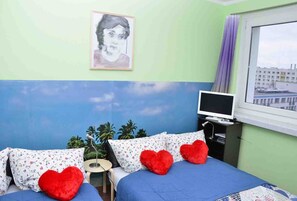 4 Schlafzimmer, laptopgeeigneter Arbeitsplatz, Bügeleisen/Bügelbrett