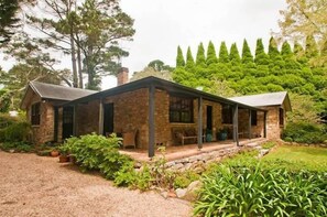 Exterior - One The Avenue - a quaint country lane 5 minutes to Bowral (Burradoo)