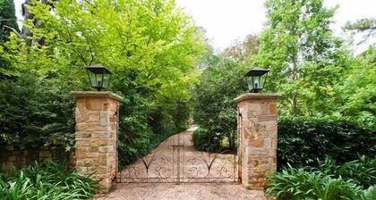 One The Avenue - a quaint country lane 5 minutes to Bowral