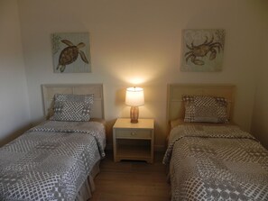2 chambres, bureau, fer et planche à repasser, accès au Wi-Fi (inclus)