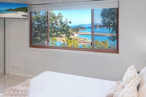 3 bedrooms, iron/ironing board, WiFi, bed sheets - Heliconia Grove 2, Lovely Apartment on Hamilton Island (Hamilton Island)
