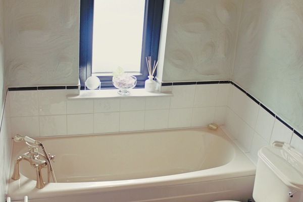 Bathroom 02