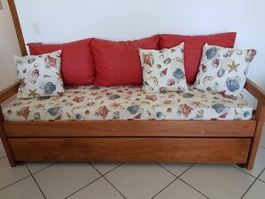 2 habitaciones, tabla de planchar con plancha, wifi y ropa de cama 