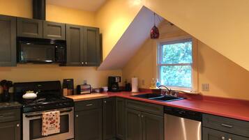 KylskÄp, mikrovÄgsugn, ugn och spishÀll