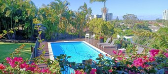 Spacious Broadwater family home,  huge  pool &  fantastic views