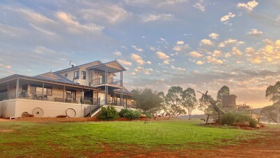 Large House on Acreage+River+BeautifulViews+sleeps14+Hire of optional gypsy vans