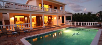 Stor verdi!  Mainstay Villa @ Elsie Bay.  Ocean Front!  Leie som en 1, 2 eller 3 soverom